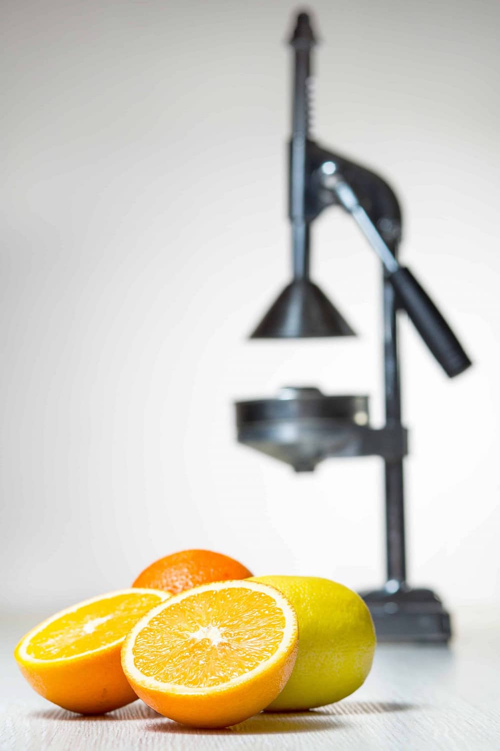 Commercial Citrus juicer with oranges